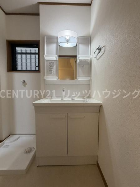 守口市 佐太中町 ７丁目　中古 一戸建ての独立洗面台