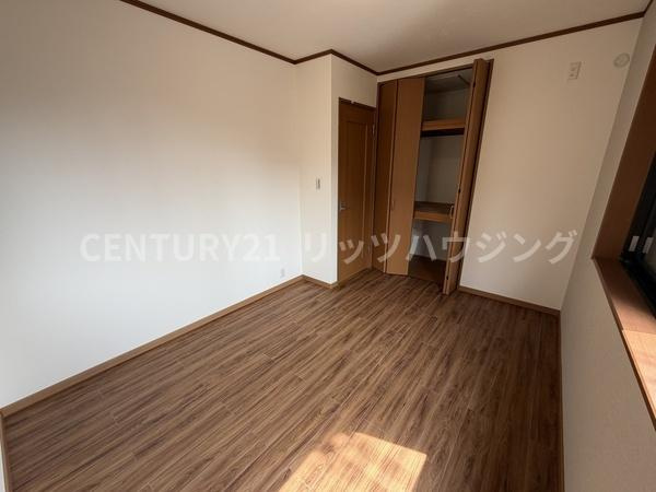 枚方市 東山 １丁目　中古 一戸建ての洋室