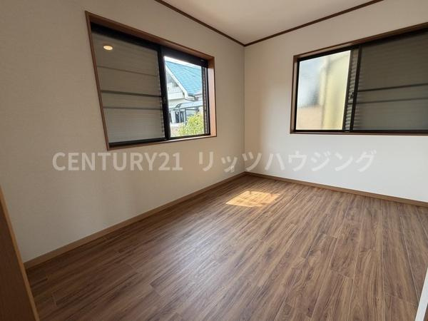 枚方市 東山 １丁目　中古 一戸建ての洋室