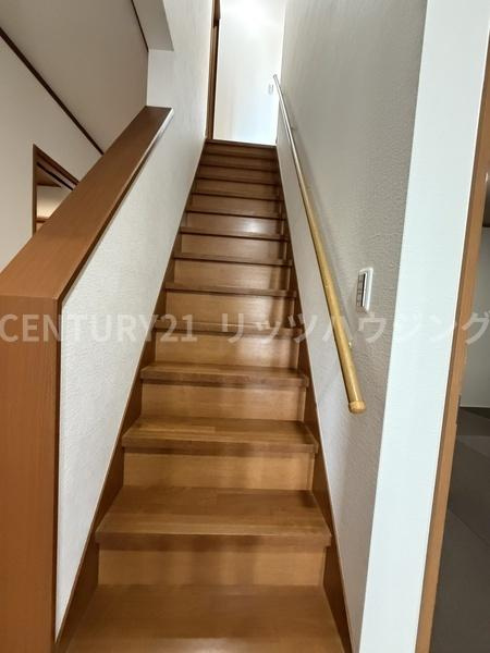 枚方市 東山 １丁目　中古 一戸建ての玄関
