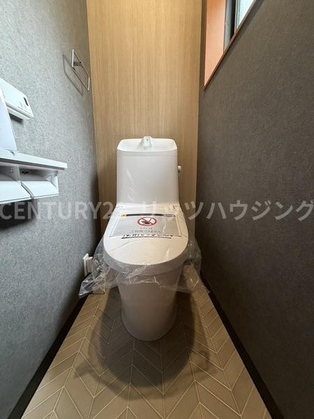 枚方市 東山 １丁目　中古 一戸建てのトイレ