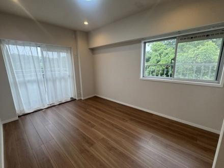 東急ドエル枚方山田池ビレジ　中古 マンションの洋室