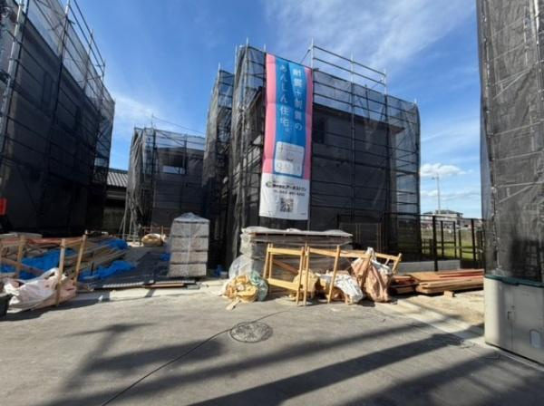 枚方市 尊延寺町　第４　新築 一戸建１号棟の前面道路含む現地写真