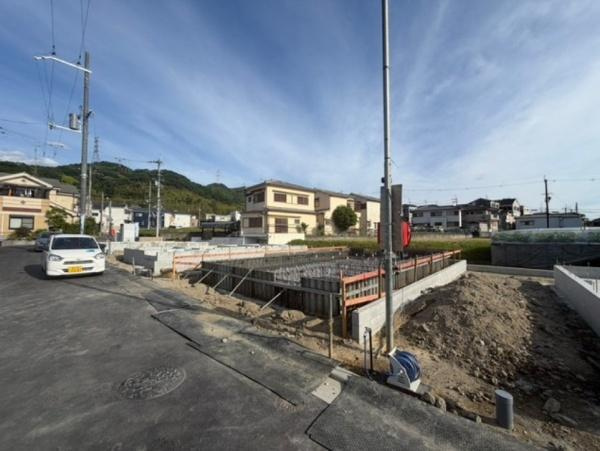 交野市　神宮寺　第７　新築　一戸建　４号棟の前面道路含む現地写真