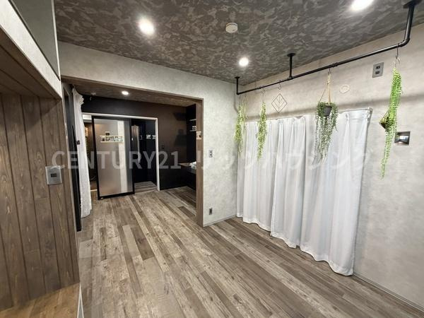枚方市 田口 1丁目　中古 一戸建ての居間・リビング