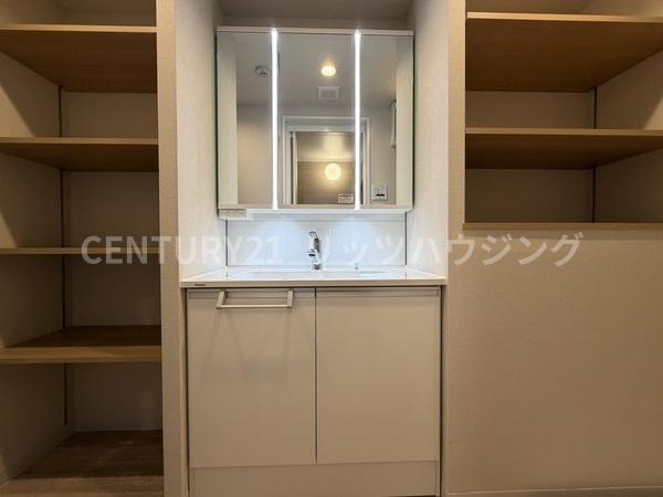 労住まきのハイツ　一号棟　中古 マンションの独立洗面台