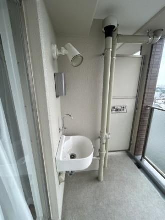 サンメゾン枚方朝日丘ＥＬＤＯ  中古 マンションのバルコニー