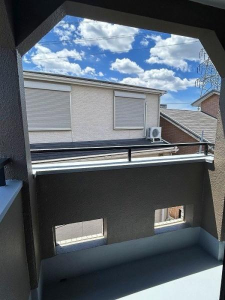 門真市 上野口町　中古 一戸建てのバルコニー