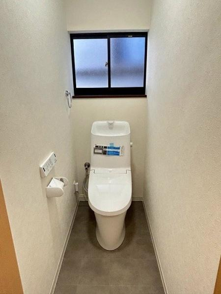 門真市 上野口町　中古 一戸建てのトイレ