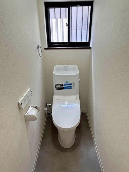 門真市 上野口町　中古 一戸建てのトイレ