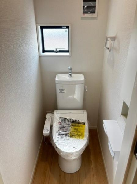 枚方市 渚元町　第５　新築 一戸建て ３号棟のトイレ