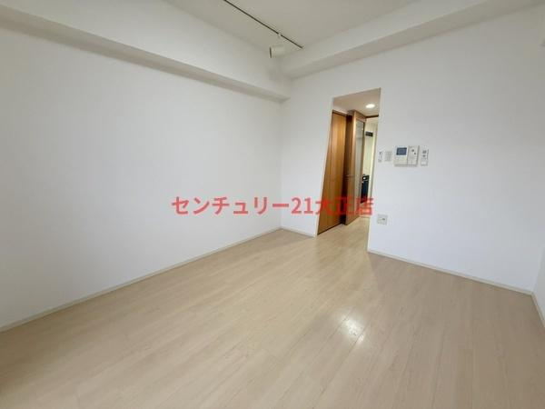 大阪市港区市岡元町２丁目の賃貸マンションの居間・リビング