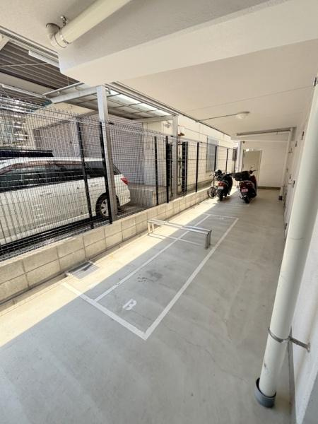ボンジュール築港の駐車場