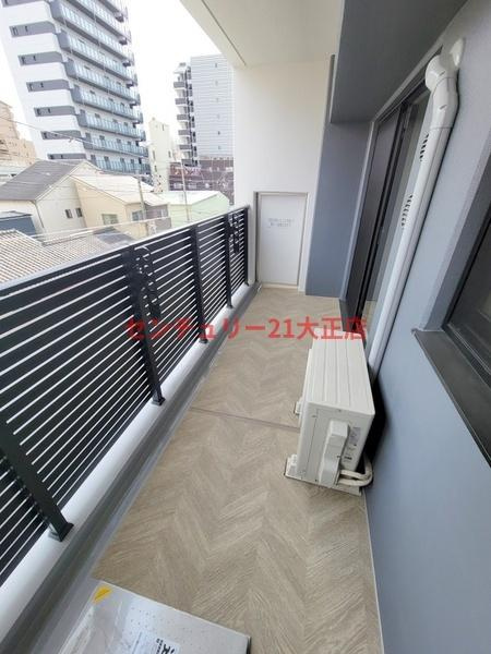 Louis Residence 弁天町のバルコニー|★物干しスペースたっぷり★