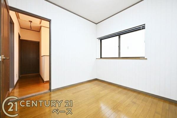 柏原市国分市場１丁目の中古一戸建の洋室|明るい雰囲気の洋室です！