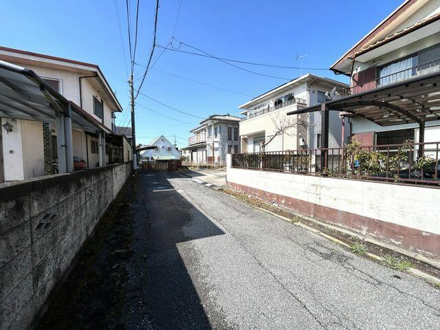 宇都宮市不動前３丁目　4LDK　中古住宅の前面道路含む現地写真
