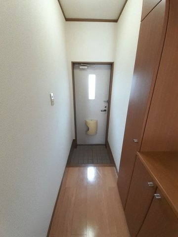 カーサ・ソレイユ三番館の玄関