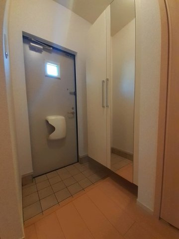 オリーブＡの玄関