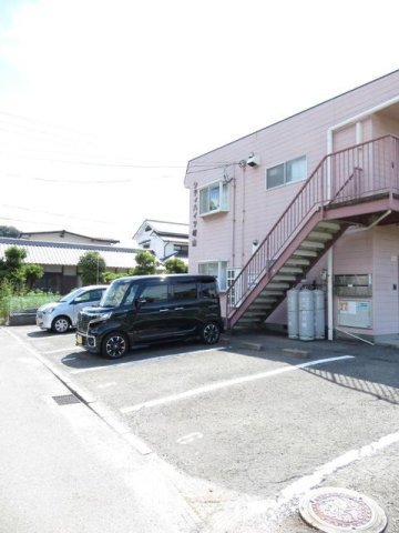 シティハイツ崎山の駐車場