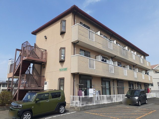 ベルクール末広の外観
