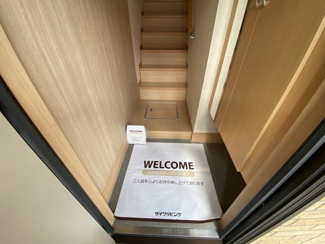 クローバー青山の玄関