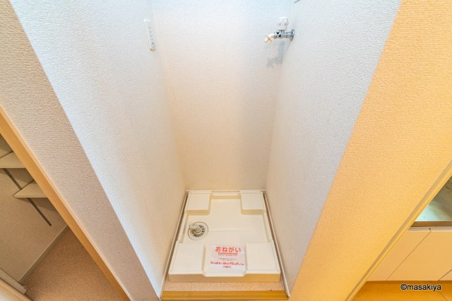 シュティル・ブリーゼの洗面所|室内洗濯機置き場