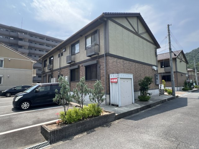 グランモア航　Ｂ棟の外観