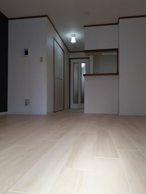【居間・リビング】 | アップルパーク | こちらの居間で趣味の時間をお楽しみください