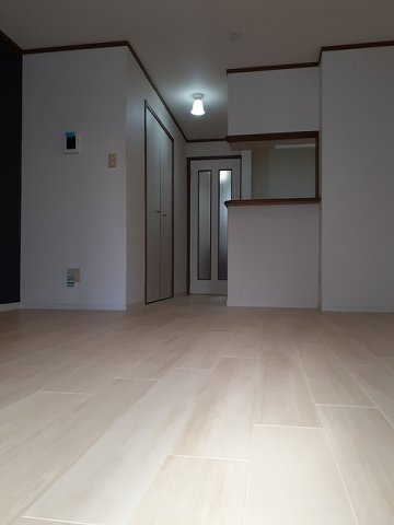 【居間・リビング】 | アップルパーク | こちらの居間で趣味の時間をお楽しみください