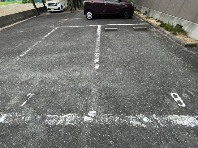 モントンの駐車場