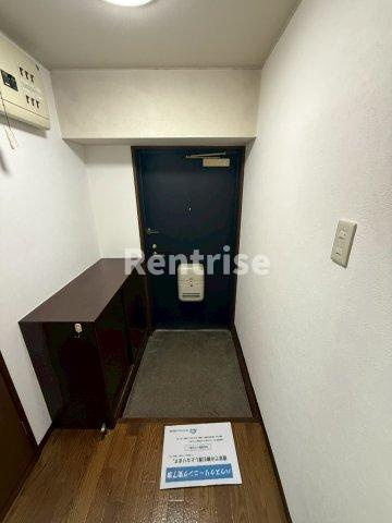 レジデンス旭の玄関
