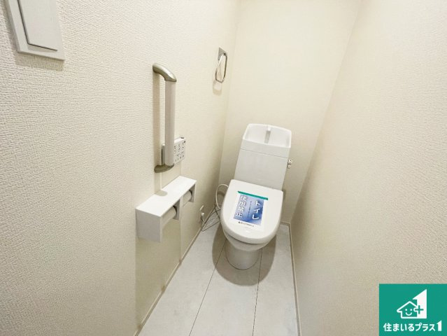 ■西宮市上田東町　新築一戸建てのトイレ|1・2階の2ヶ所にあるので、朝の忙しい時間の順番待ちもなく、深夜の利用にも大変便利です。