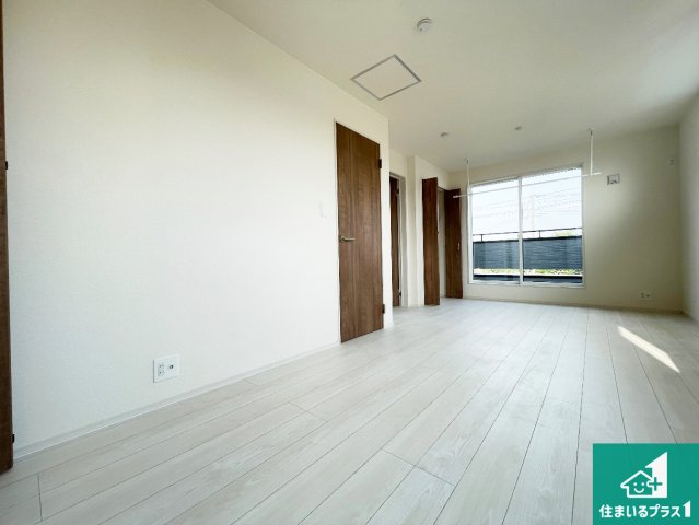 ■西宮市上田東町　新築一戸建ての洋室|シンプルな洋室は、自分好みのインテリアが楽しめます♪ご家族とインテリアや家具を選びに行くのは入居時の醍醐味の一つです。ぜひお楽しみください♪