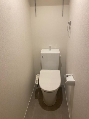 【トイレ】 | セプテンバー浜町 | 落ち着いた色調のトイレです