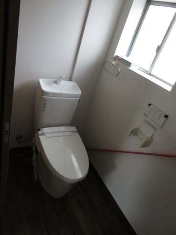 出合貸事務所倉庫南