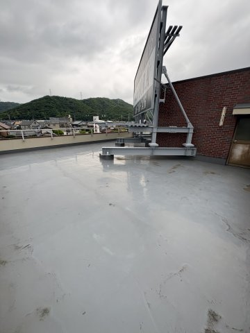 姫路市 保城(野里駅) の貸店舗・事務所（一括） 2階建の駐車場