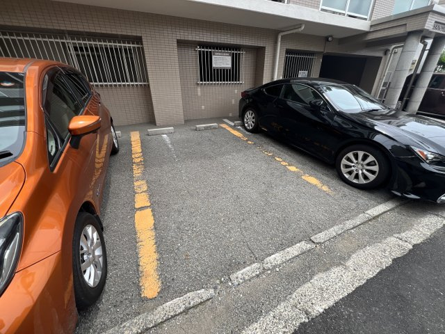 土井ハイツ北条口の駐車場