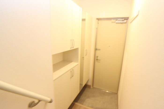 D-room帯山の玄関