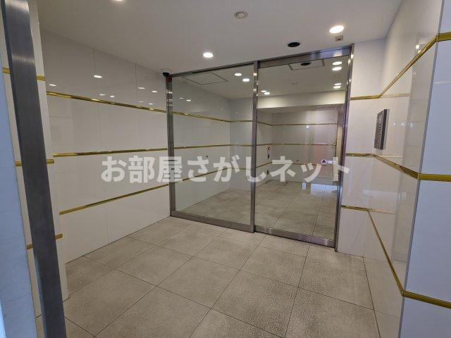 プレミアムキューブ関内のロビー