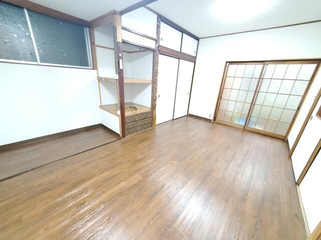府中市浅間町戸建の居間・リビング