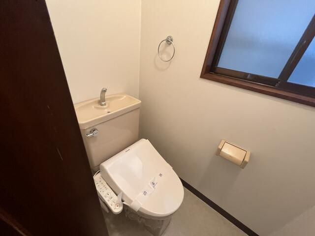府中市浅間町戸建のトイレ