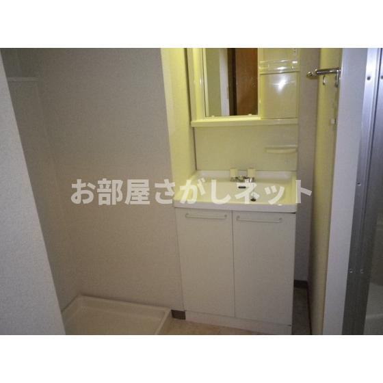 ＹＡＹＯＩ　ＣＯＵＲＴの洗面所|独立洗面台
