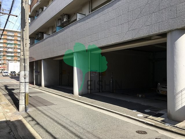 リファレンスベイサイドの駐車場