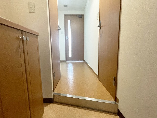 【玄関】 | エンゼルプラザeastⅠ | ゆったりとした玄関です