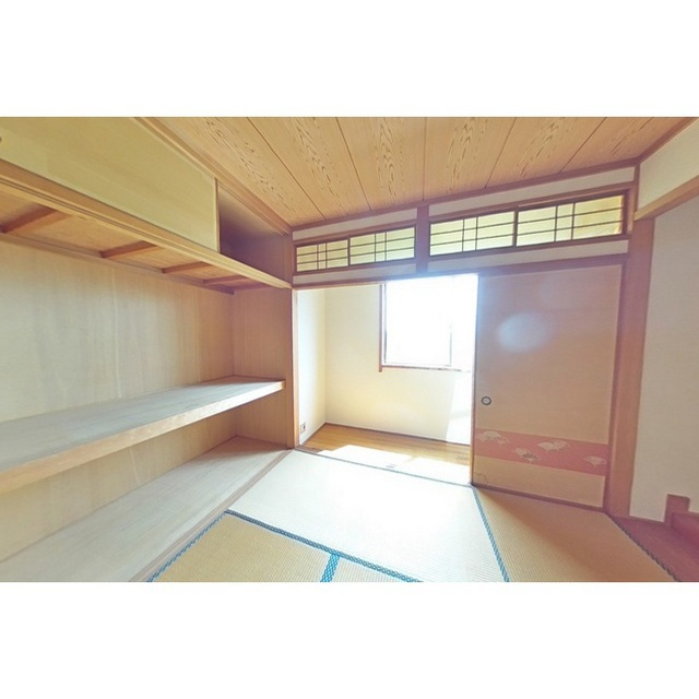 羽島市正木町住居付事務所倉庫の居間・リビング