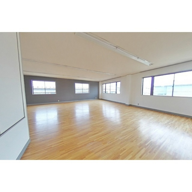 羽島市正木町住居付事務所倉庫の居間・リビング