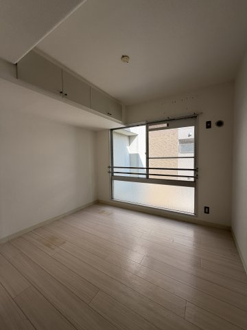 ウィング長田北町の居間・リビング
