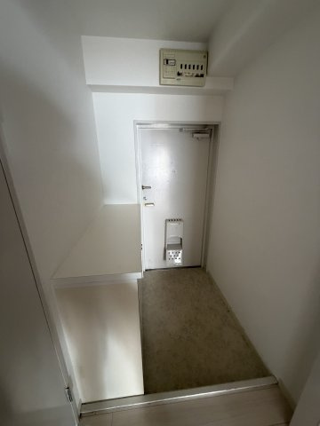 ウィング長田北町の玄関