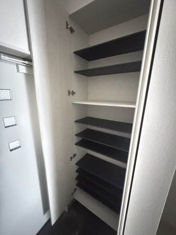 tentree神戸長田の収納