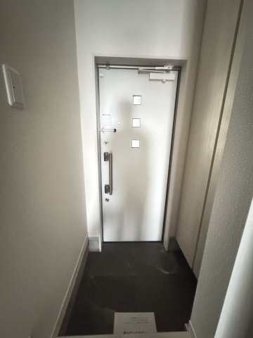 tentree神戸長田の玄関